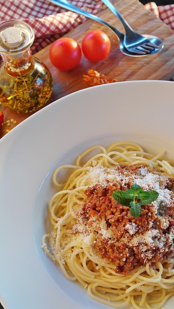 James Martin recipe for spaghetti bolognese