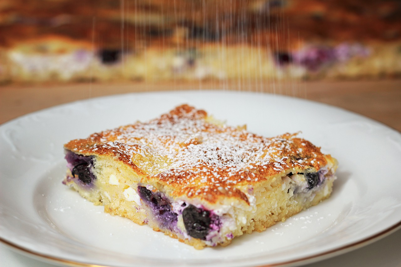 mary berry lemon and blueberry drizzle cake