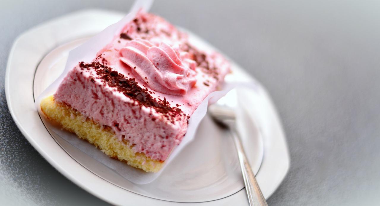 strawberry and cream cake mary berry