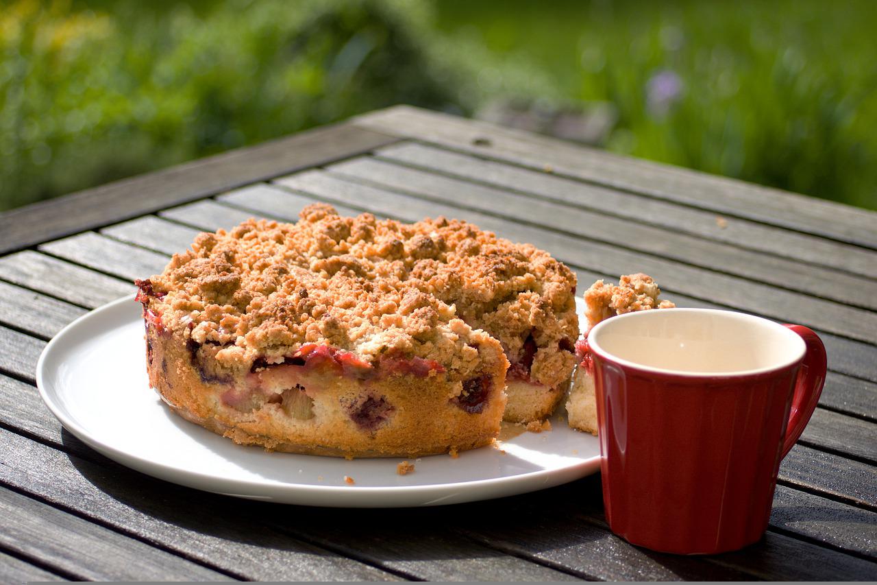 rhubarb and strawberry crumble mary berry