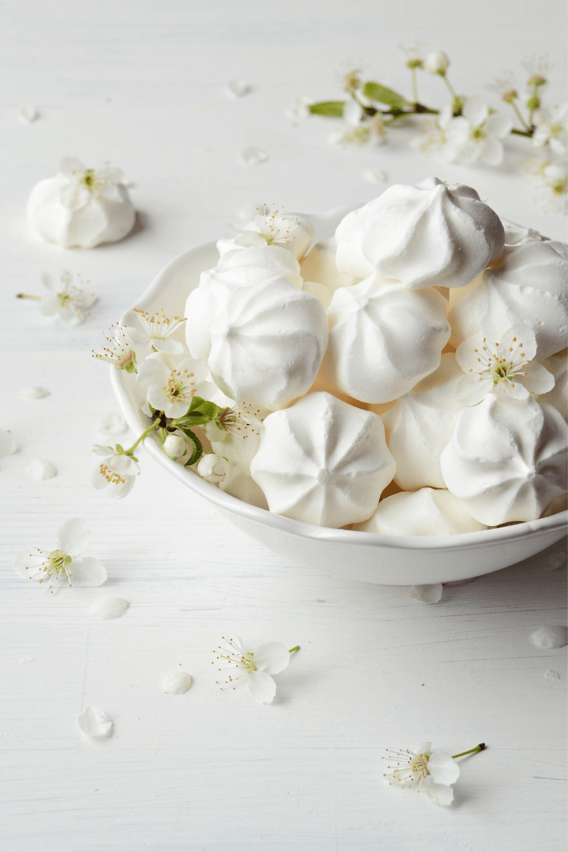 mary berry meringue wreath recipe
